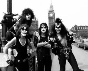 Kiss photo from 1976 added.